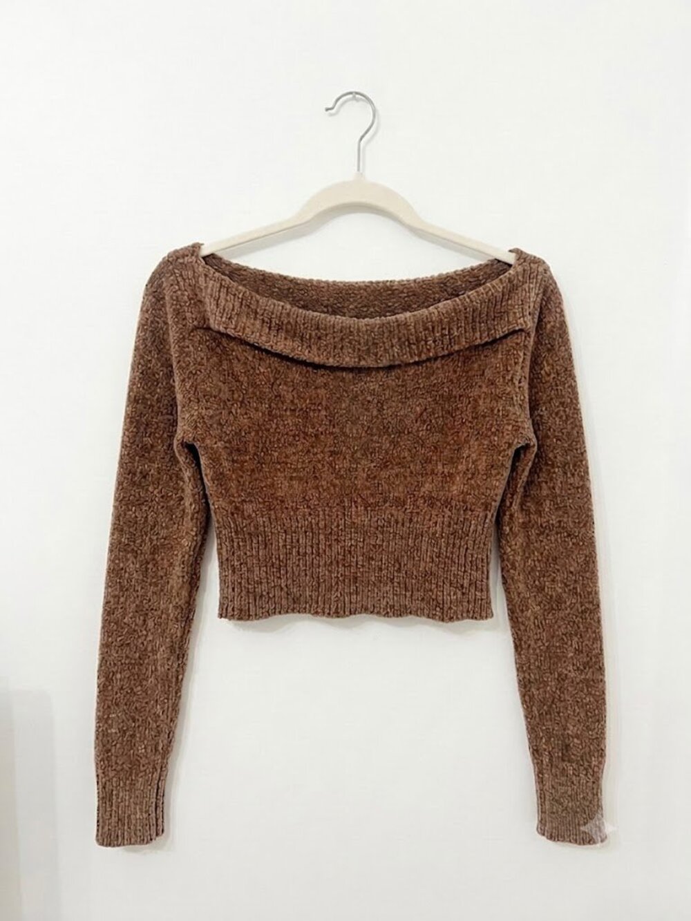 EDIKTED Off-the-shoulder Brown Sweater
